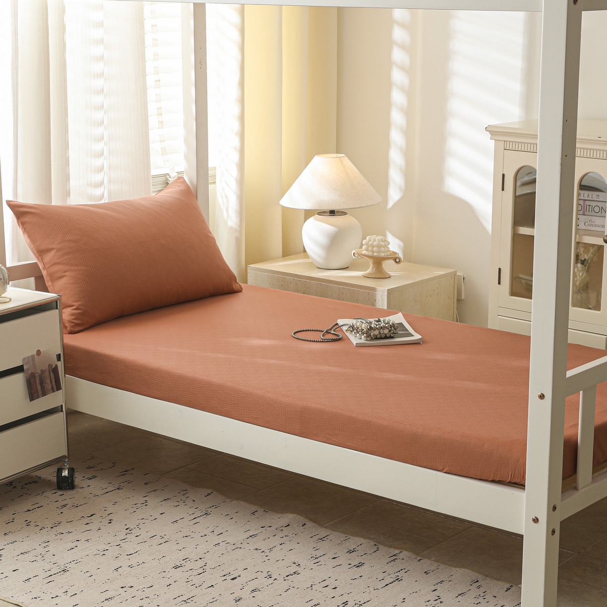 91家纺网 家纺一手货源 找家纺 简宜家居（朝初家纺） 2025新款60支贡缎提花A版纯棉床笠 简约-咖