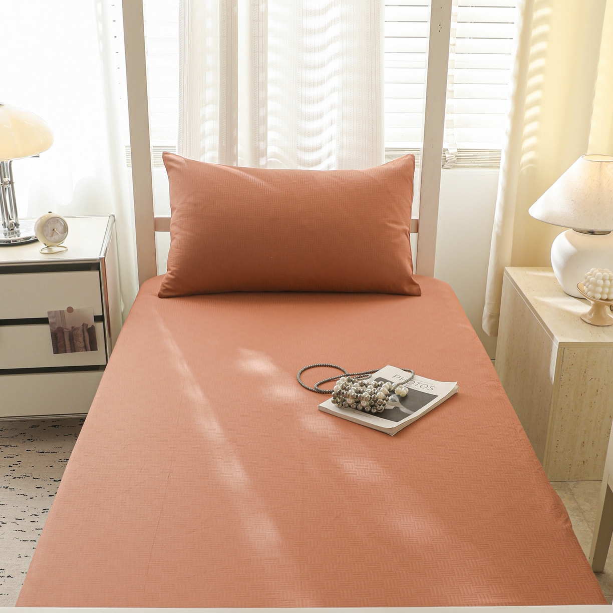 91家纺网 家纺一手货源 找家纺 简宜家居（朝初家纺） 2025新款60支贡缎提花A版纯棉床笠 简约-咖