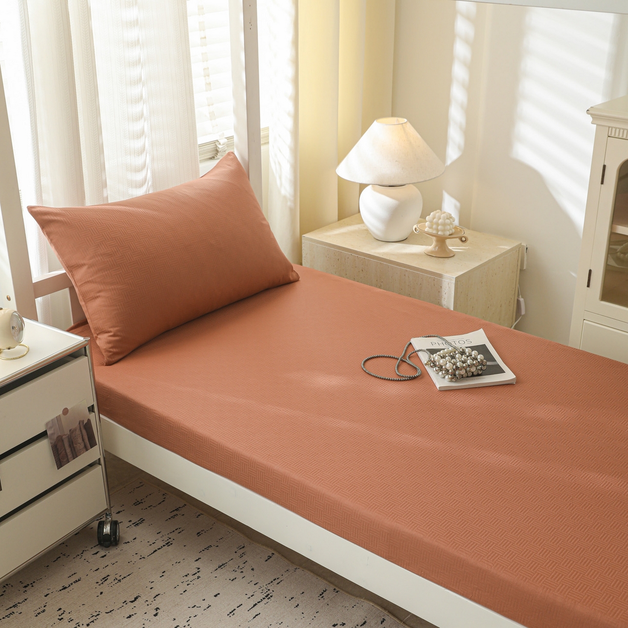 91家纺网 家纺一手货源 找家纺 简宜家居（朝初家纺） 2025新款60支贡缎提花A版纯棉床笠 简约-咖