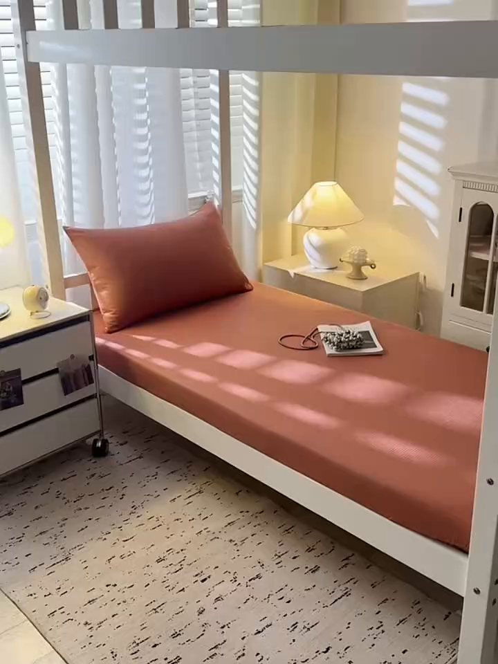 91家纺网 家纺一手货源 找家纺 简宜家居（朝初家纺） 2025新款60支贡缎提花A版纯棉床笠 简约-咖