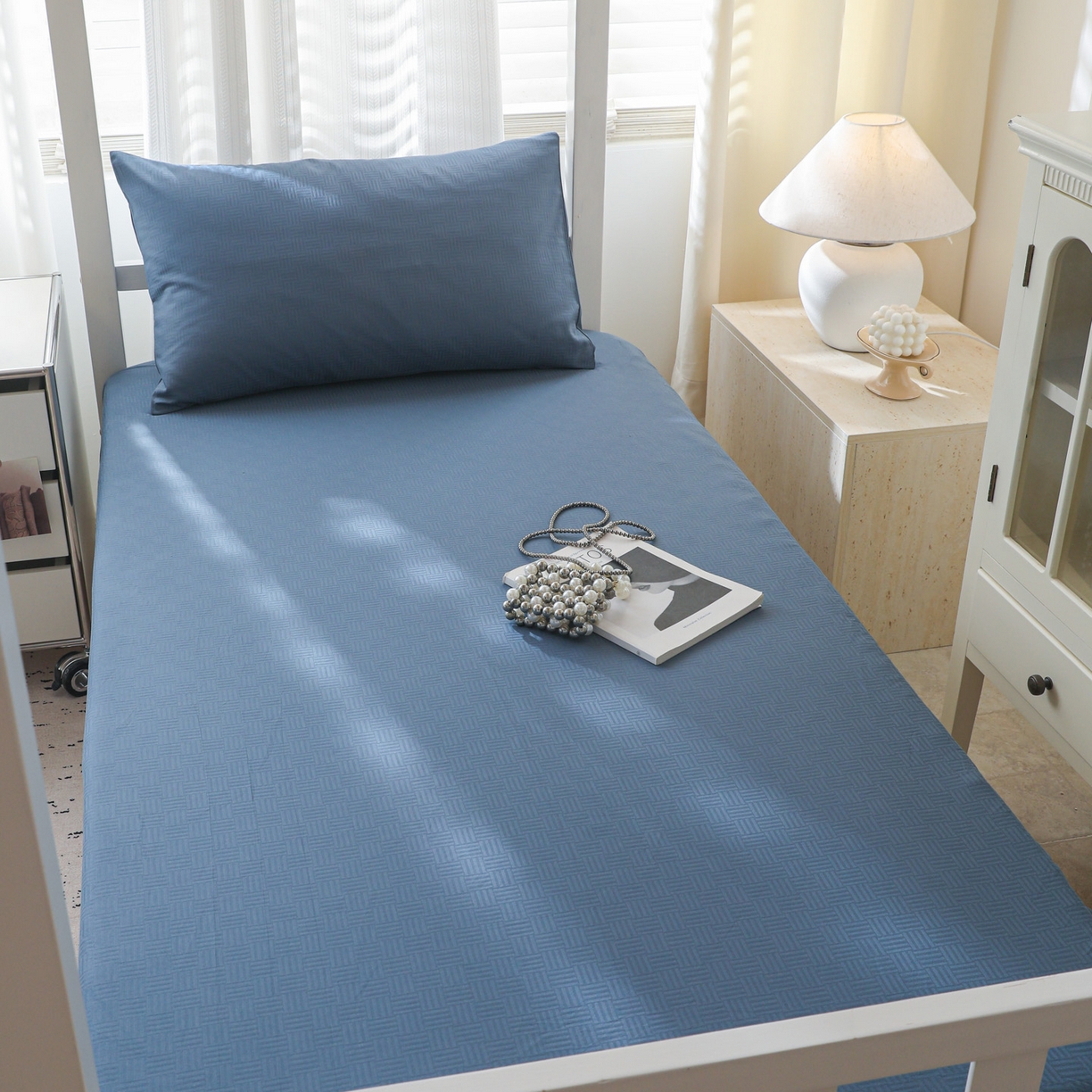 91家纺网 家纺一手货源 找家纺 简宜家居（朝初家纺） 2025新款60支贡缎提花A版纯棉床笠 简约-蓝