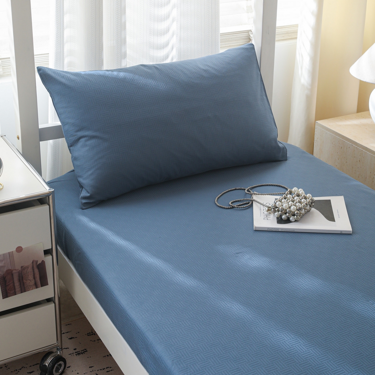 91家纺网 家纺一手货源 找家纺 简宜家居（朝初家纺） 2025新款60支贡缎提花A版纯棉床笠 简约-蓝