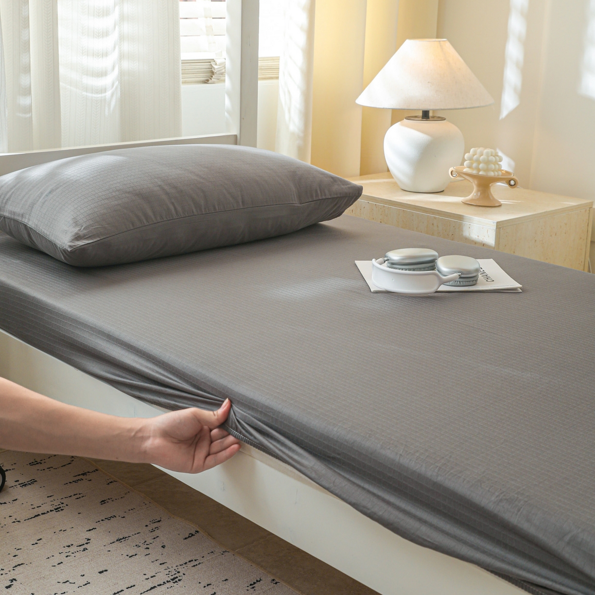 91家纺网 家纺一手货源 找家纺 简宜家居（朝初家纺） 2025新款60支贡缎提花A版纯棉床笠 绅士-灰