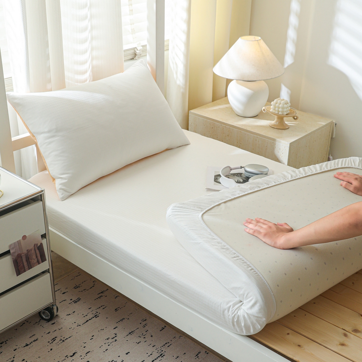 91家纺网 家纺一手货源 找家纺 简宜家居（朝初家纺） 2025新款60支贡缎提花A版纯棉床笠 绅士-米白