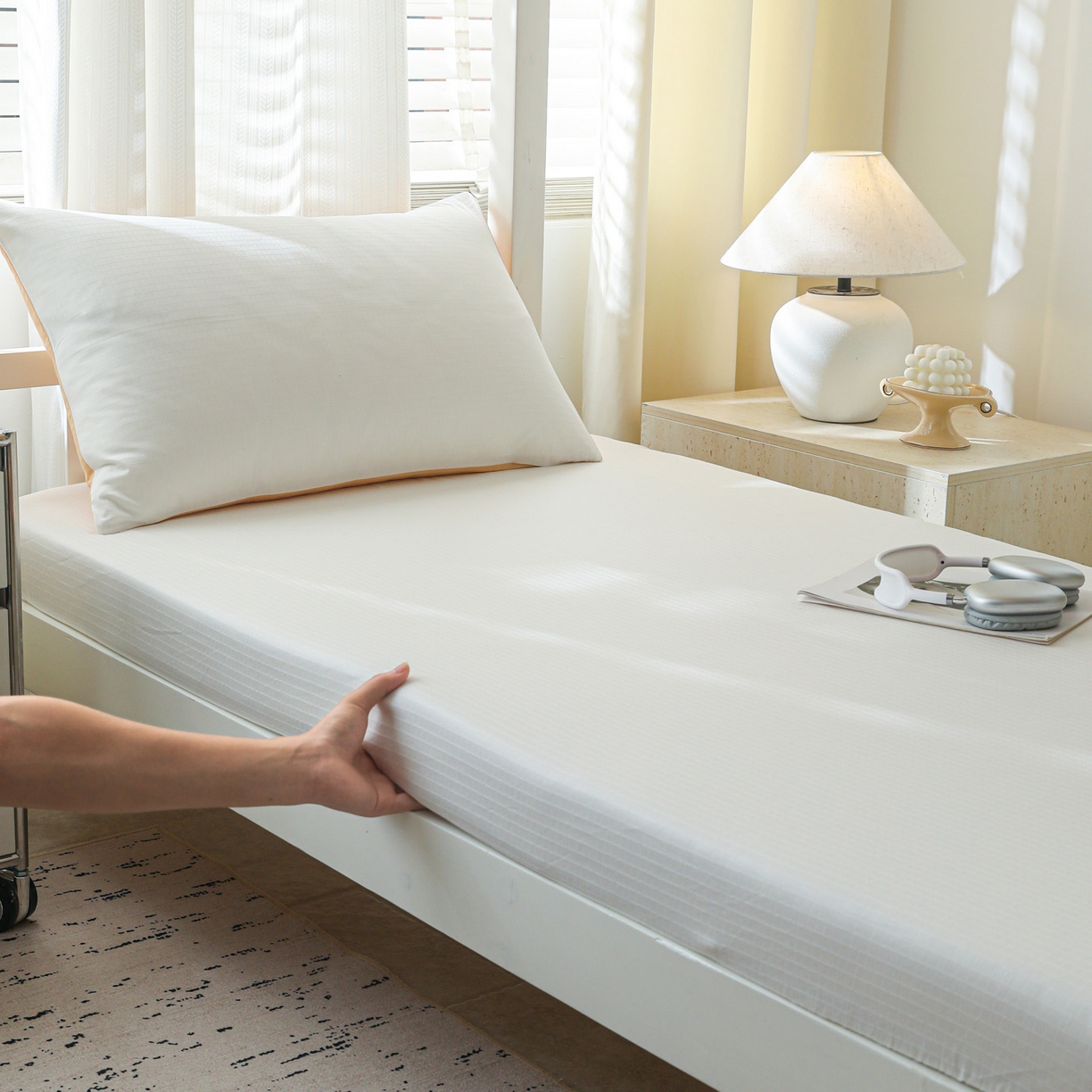 91家纺网 家纺一手货源 找家纺 简宜家居（朝初家纺） 2025新款60支贡缎提花A版纯棉床笠 绅士-米白