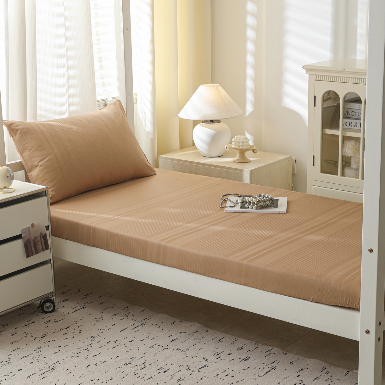 91家纺网 家纺一手货源 找家纺 简宜家居（朝初家纺） 2025新款60支贡缎提花A版纯棉床笠 条纹-咖