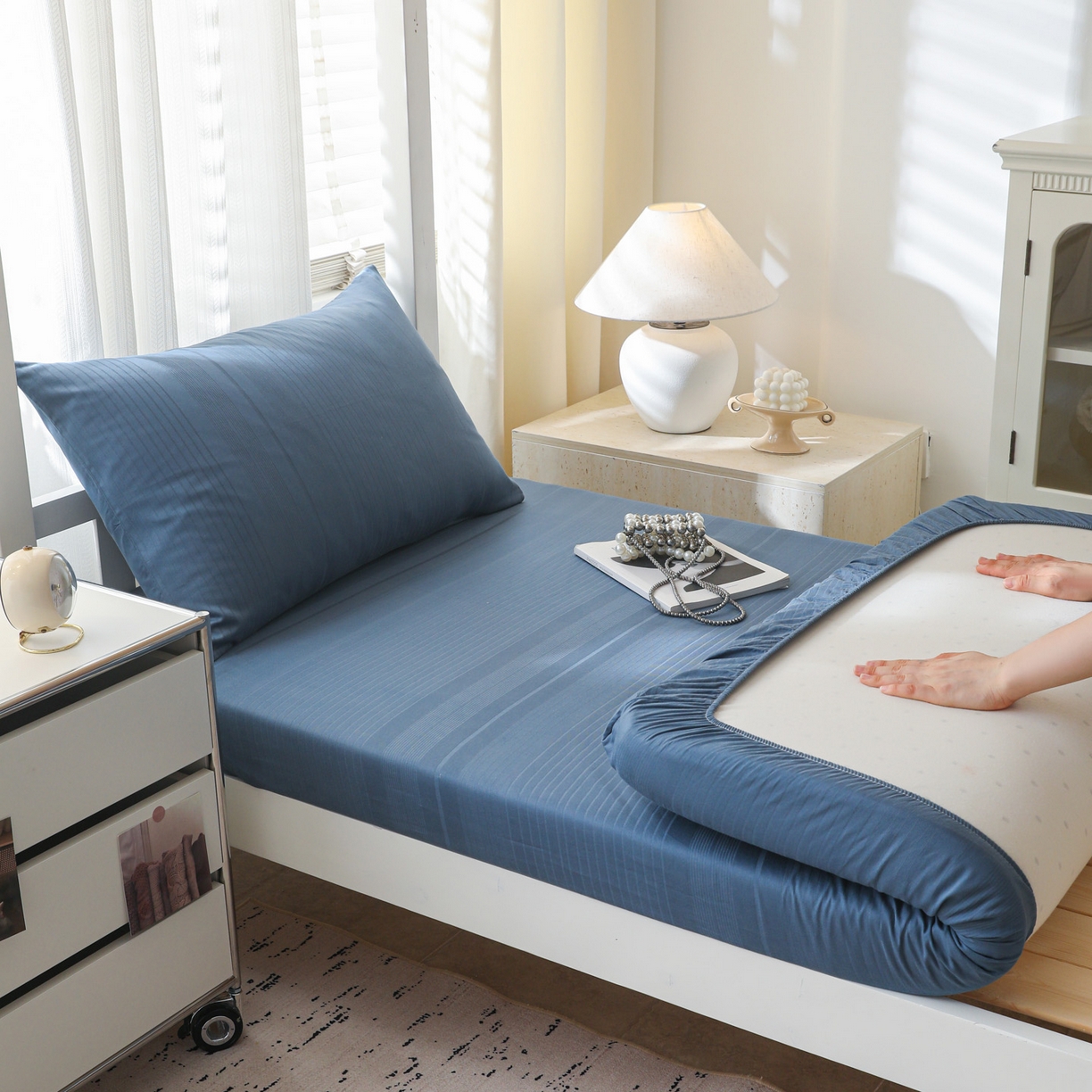 91家纺网 家纺一手货源 找家纺 简宜家居（朝初家纺） 2025新款60支贡缎提花A版纯棉床笠 条纹-蓝