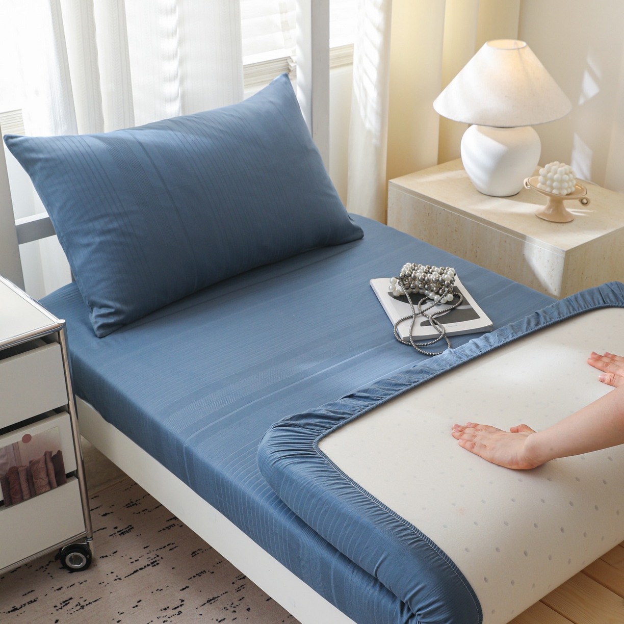 91家纺网 家纺一手货源 找家纺 简宜家居（朝初家纺） 2025新款60支贡缎提花A版纯棉床笠 条纹-蓝