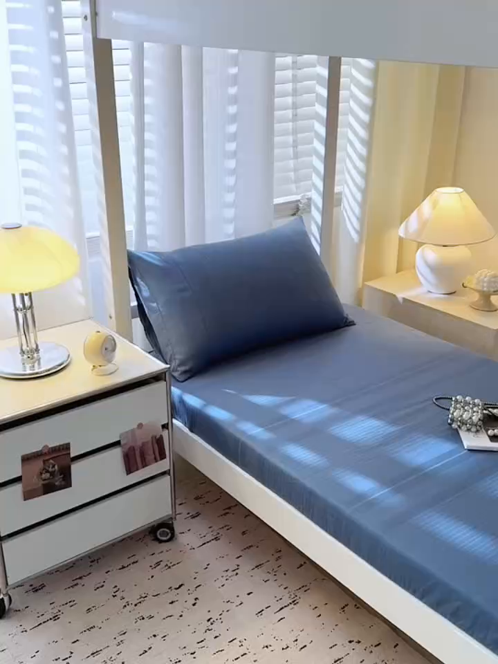 91家纺网 家纺一手货源 找家纺 简宜家居（朝初家纺） 2025新款60支贡缎提花A版纯棉床笠 条纹-蓝