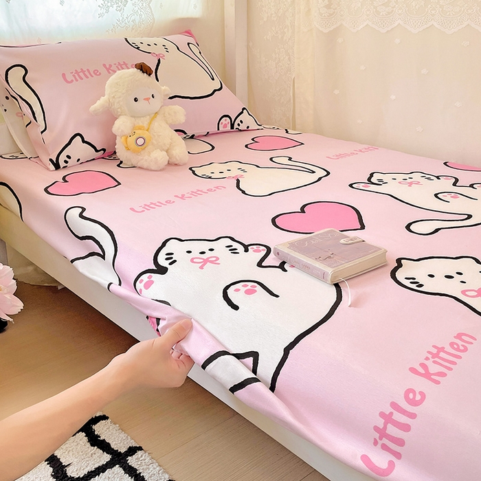 91家纺网 家纺一手货源 找家纺 花伞家居 2025新款学生床加厚磨毛印花单品单床笠单床单 粉色小猫