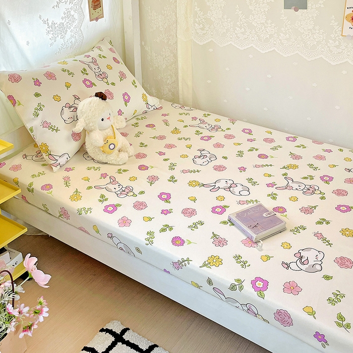 91家纺网 家纺一手货源 找家纺 花伞家居 2025新款学生床加厚磨毛印花单品单床笠单床单 撒娇小兔