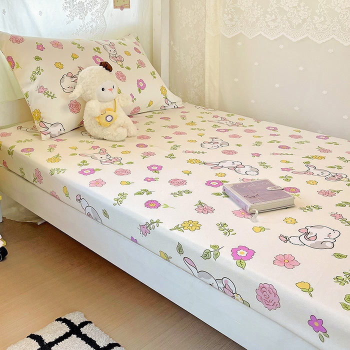 91家纺网 家纺一手货源 找家纺 花伞家居 2025新款学生床加厚磨毛印花单品单床笠单床单 撒娇小兔