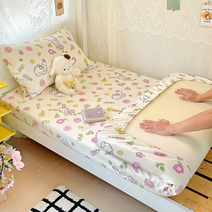 91家纺网 家纺一手货源 找家纺 花伞家居 2025新款学生床加厚磨毛印花单品单床笠单床单 撒娇小兔