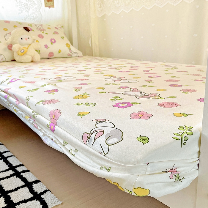 91家纺网 家纺一手货源 找家纺 花伞家居 2025新款学生床加厚磨毛印花单品单床笠单床单 撒娇小兔