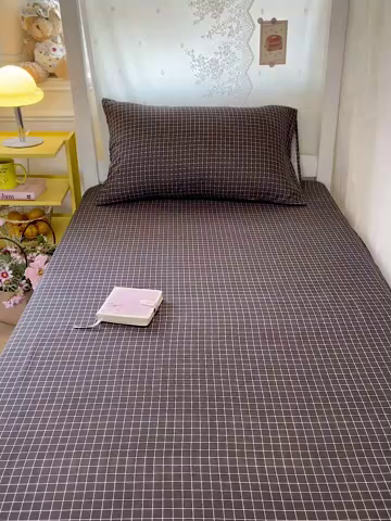 91家纺网 家纺一手货源 找家纺 花伞家居 2025新款学生床加厚磨毛印花单品单床笠单床单 小灰格