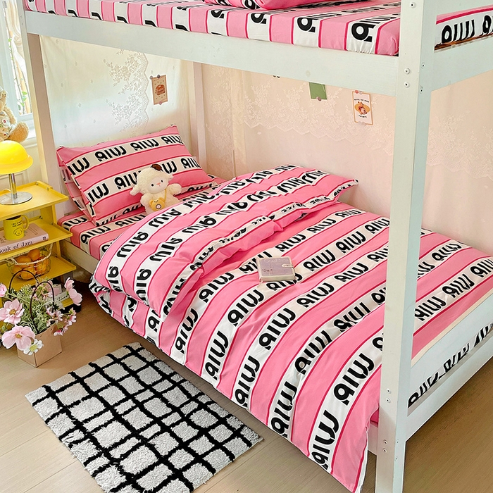 91家纺网 家纺一手货源 找家纺 花伞家居 2025新款学生床加厚磨毛印花单品单床笠单床单 字母-粉