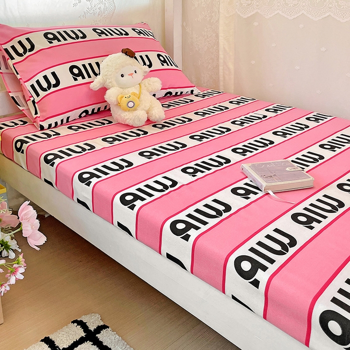 91家纺网 家纺一手货源 找家纺 花伞家居 2025新款学生床加厚磨毛印花单品单床笠单床单 字母-粉