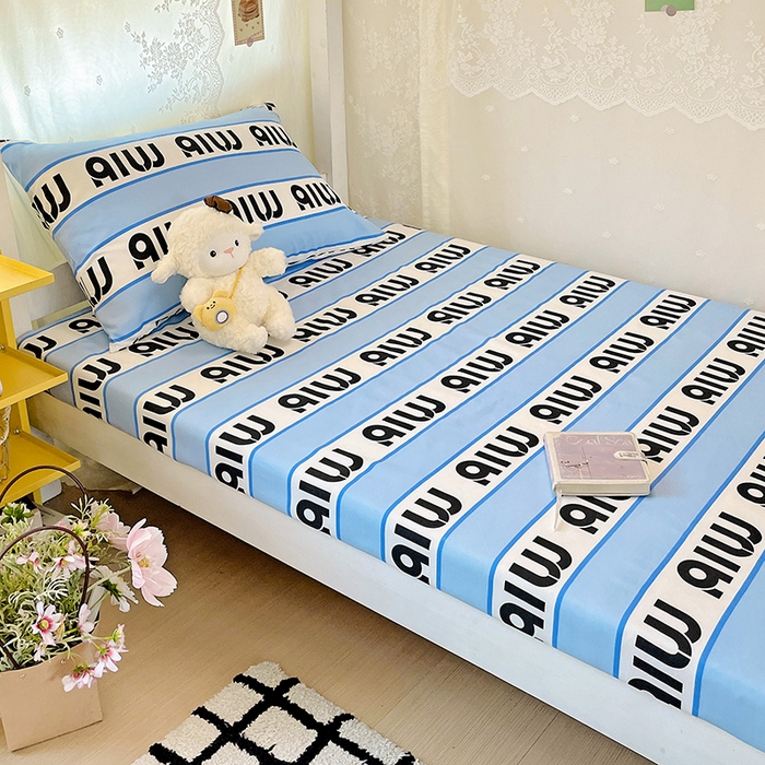 91家纺网 家纺一手货源 找家纺 花伞家居 2025新款学生床加厚磨毛印花单品单床笠单床单 字母-蓝