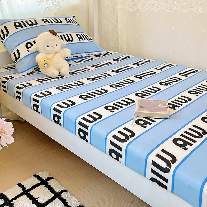 91家纺网 家纺一手货源 找家纺 花伞家居 2025新款学生床加厚磨毛印花单品单床笠单床单 字母-蓝