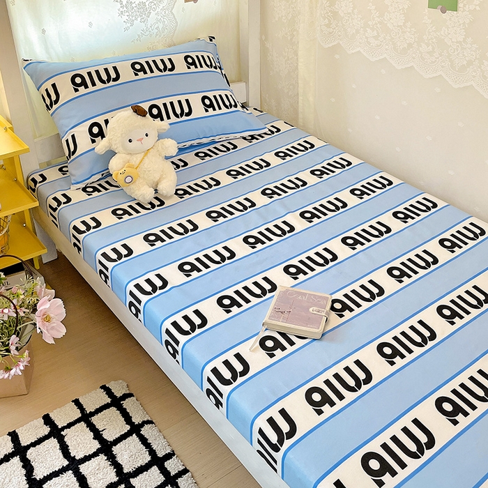 91家纺网 家纺一手货源 找家纺 花伞家居 2025新款学生床加厚磨毛印花单品单床笠单床单 字母-蓝