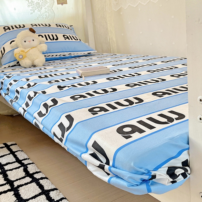 91家纺网 家纺一手货源 找家纺 花伞家居 2025新款学生床加厚磨毛印花单品单床笠单床单 字母-蓝