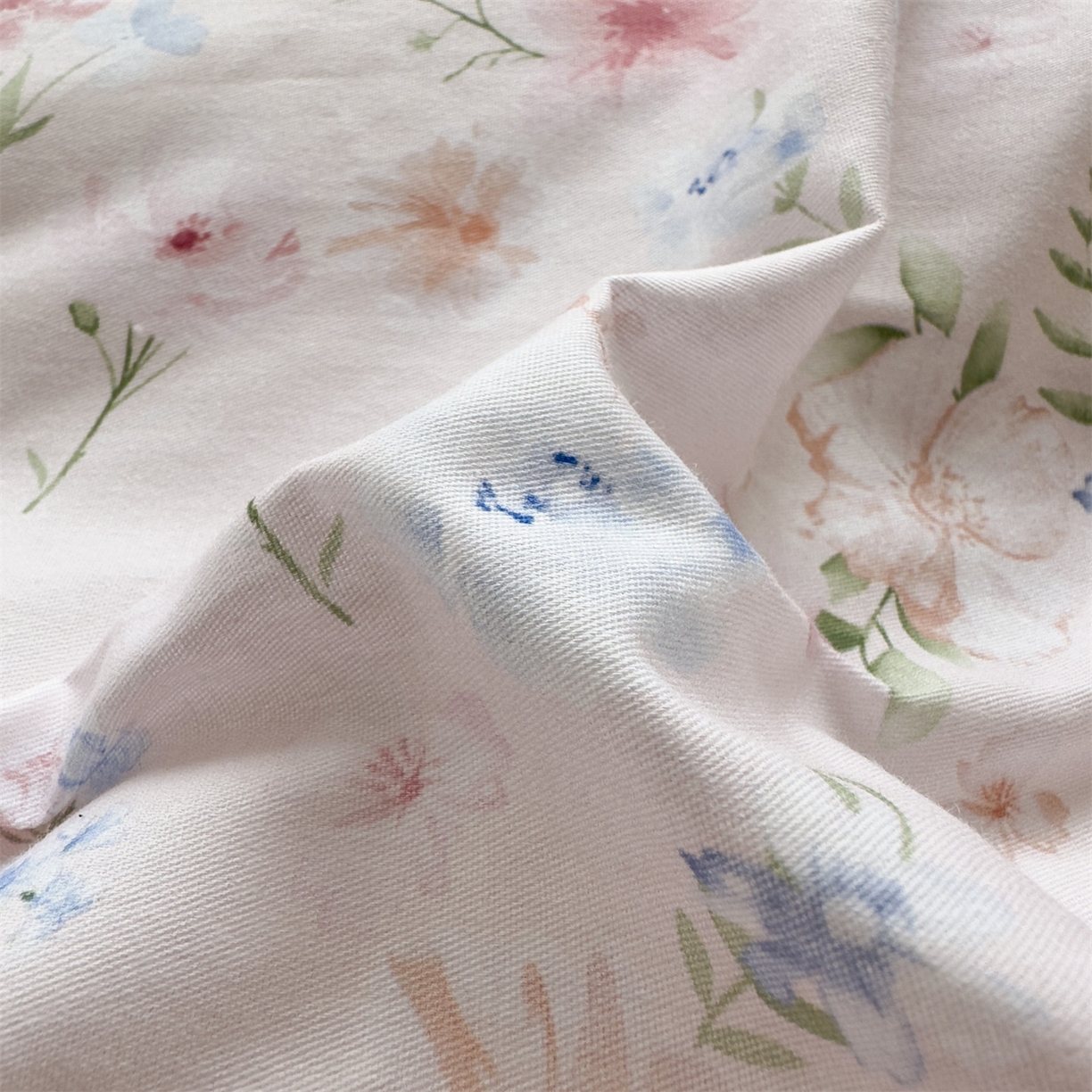 91家纺网 家纺一手货源 找家纺 恒爱家纺2025新款A类全棉印花四件套 花间醉心