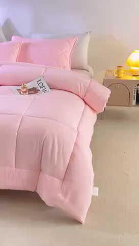 91家纺网 家纺一手货源 找家纺 憨豆家纺 2026新款磨毛四季被春秋被丝棉加厚冬被学生宿舍被子酒店宾馆跨境被芯 可爱粉