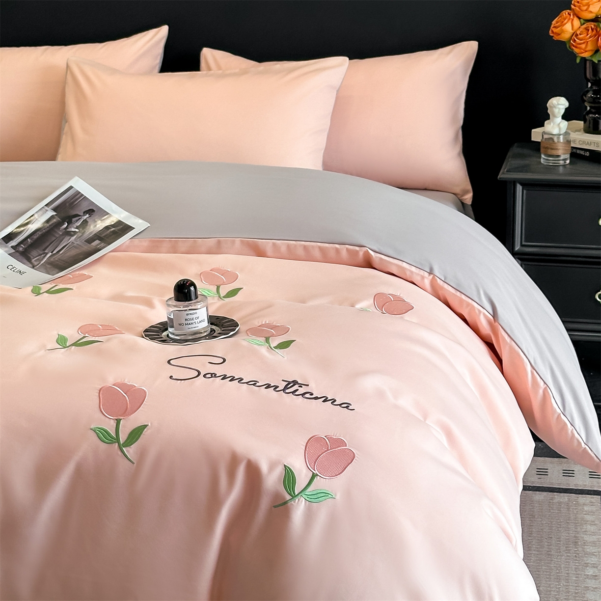 91家纺网 家纺一手货源 找家纺 笙意家纺 2025新款亲肤水洗棉刺绣满绣四件套 花朵-奶油粉+山灰