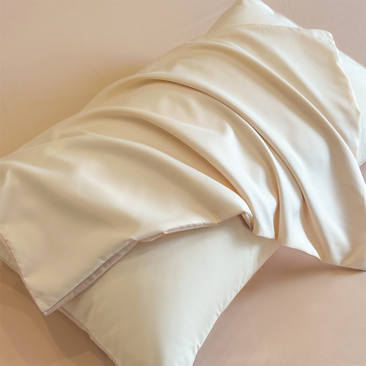 91家纺网 家纺一手货源 找家纺 笙意家纺 2025新款亲肤水洗棉刺绣满绣四件套 饼干熊-奶昔白+奶茶