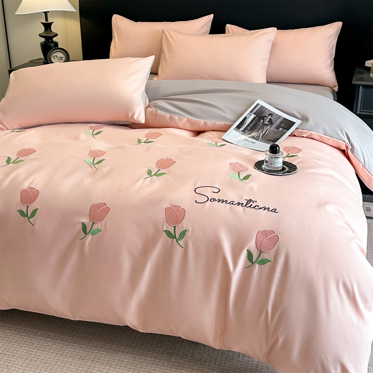 91家纺网 家纺一手货源 找家纺 笙意家纺 2025新款亲肤水洗棉刺绣满绣四件套 花朵-奶油粉+山灰