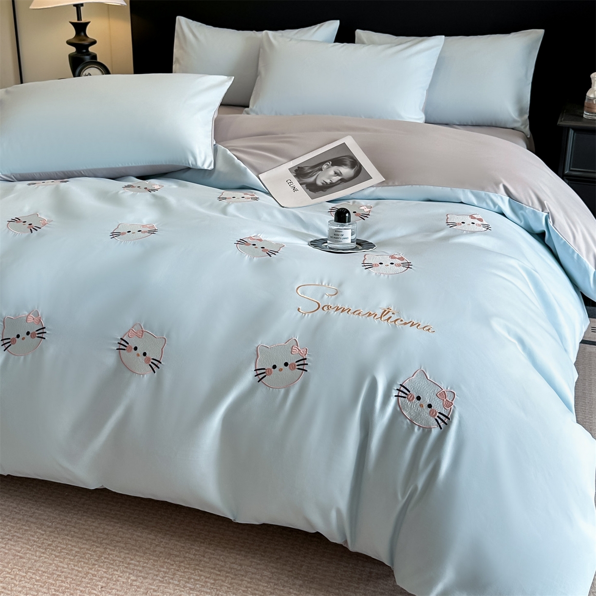 91家纺网 家纺一手货源 找家纺 笙意家纺 2025新款亲肤水洗棉刺绣满绣四件套 可爱猫-天蓝+山灰