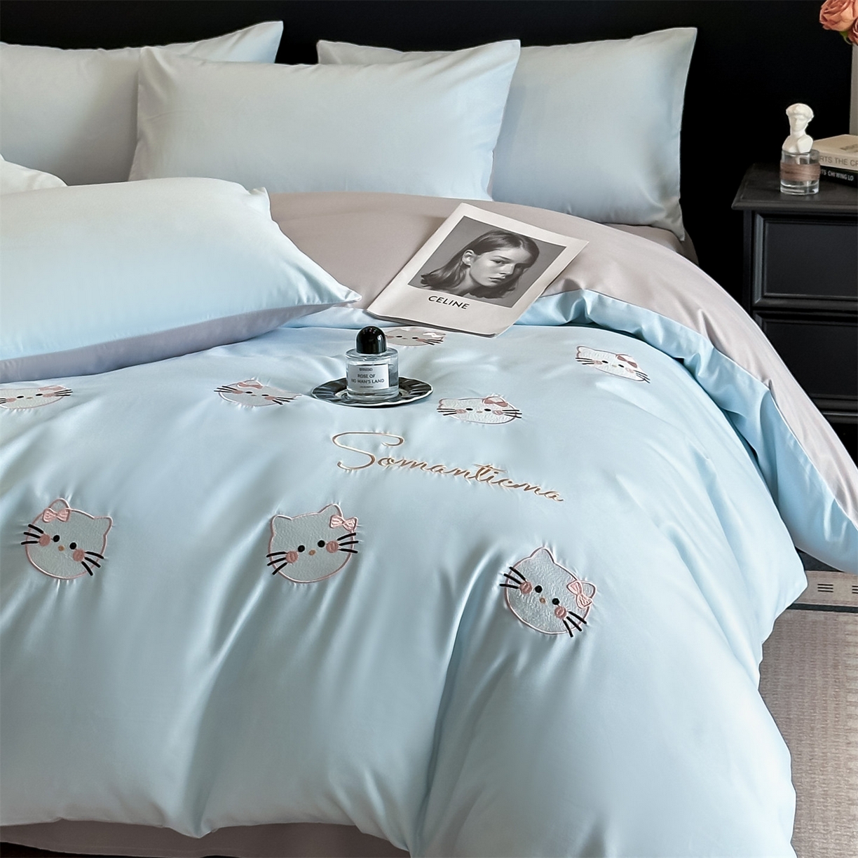 91家纺网 家纺一手货源 找家纺 笙意家纺 2025新款亲肤水洗棉刺绣满绣四件套 可爱猫-天蓝+山灰