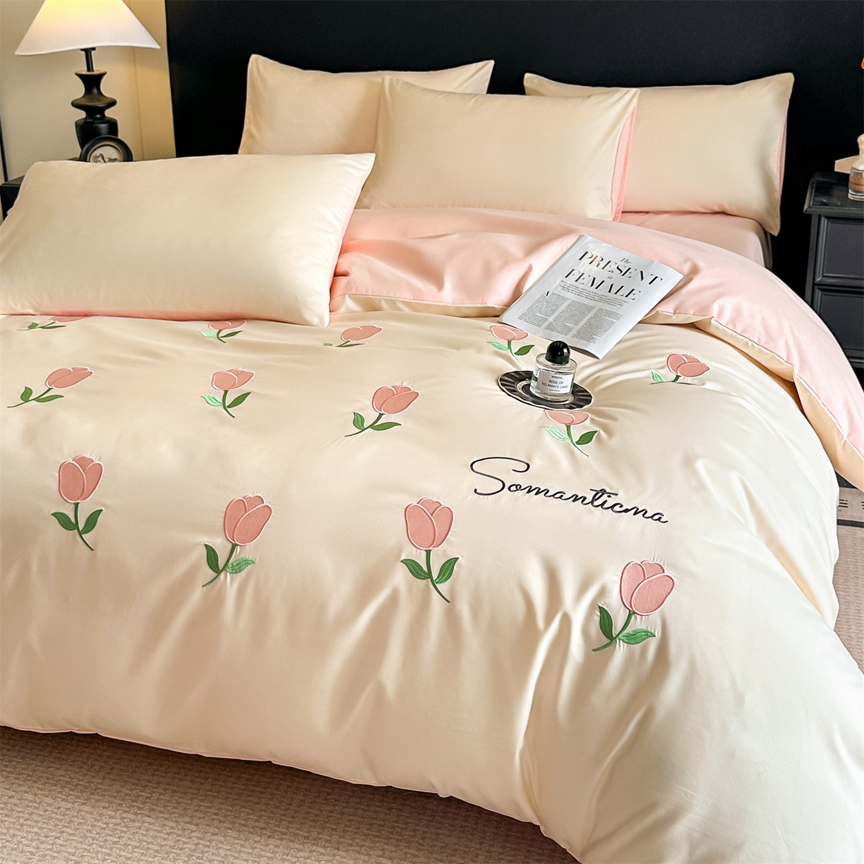 91家纺网 家纺一手货源 找家纺 笙意家纺 2025新款亲肤水洗棉刺绣满绣四件套 花朵-奶昔白+奶油粉