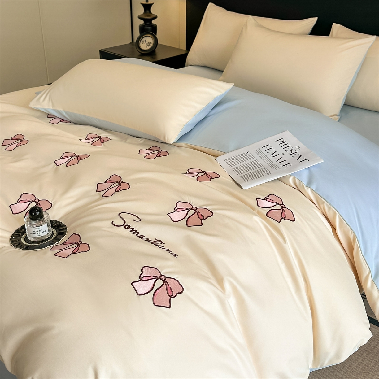 91家纺网 家纺一手货源 找家纺 笙意家纺 2025新款亲肤水洗棉刺绣满绣四件套 蝴蝶结-奶昔白+天蓝