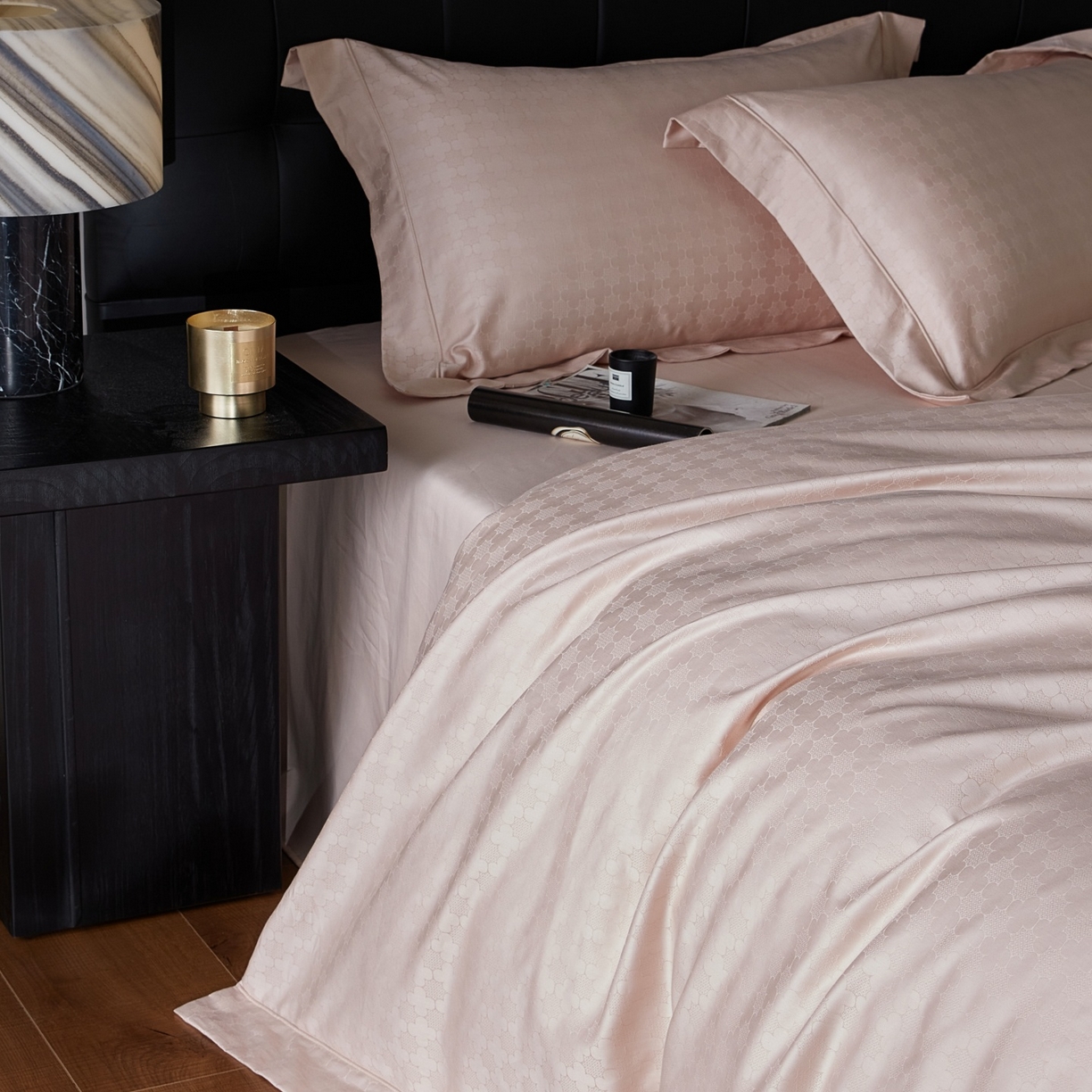 91家纺网 家纺一手货源 找家纺 鼎飞家纺 2025新款长绒棉全棉纯棉提花四件套 布拉提-恋粉