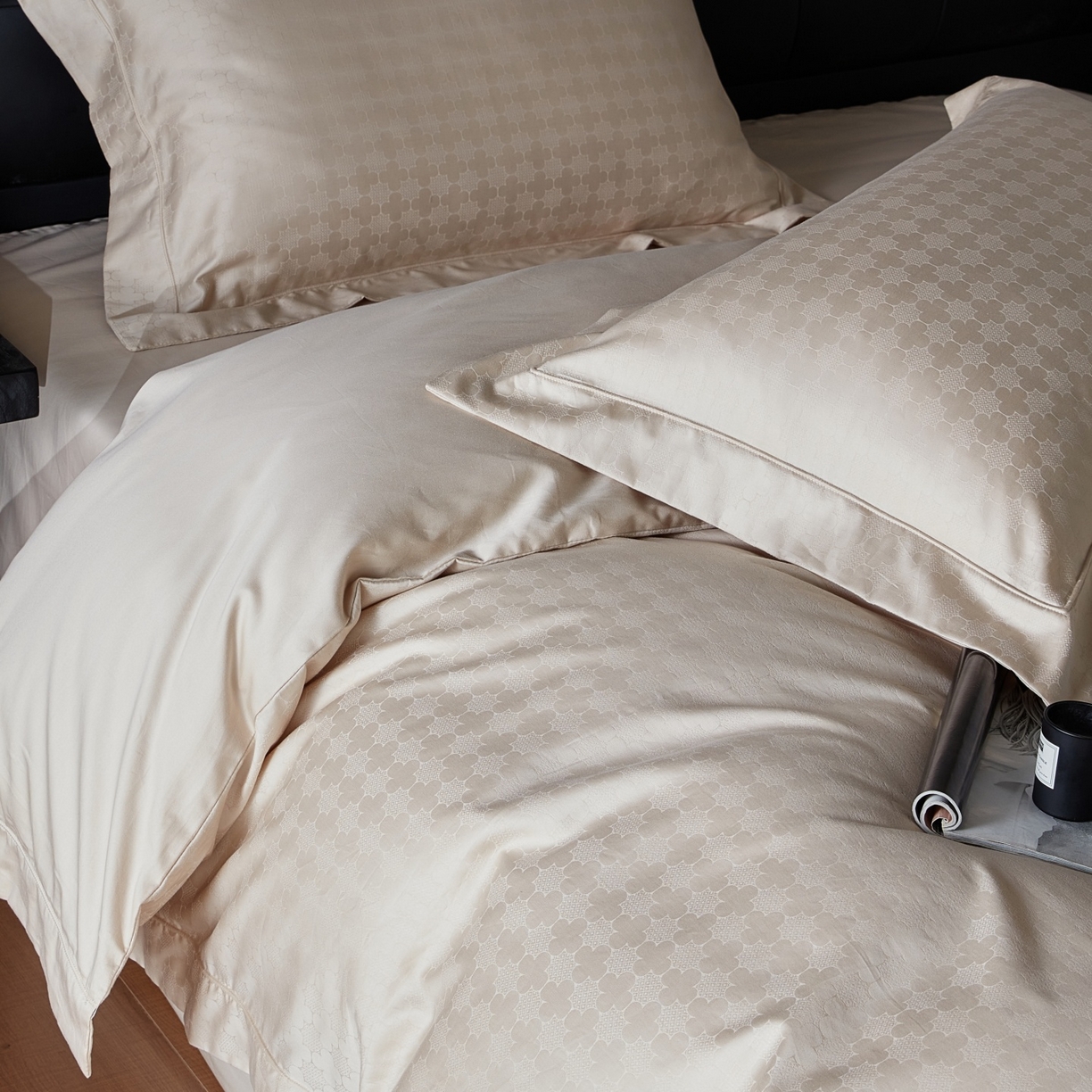 91家纺网 家纺一手货源 找家纺 鼎飞家纺 2025新款长绒棉全棉纯棉提花四件套 布拉提-米金