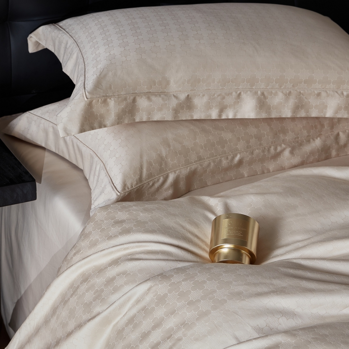 91家纺网 家纺一手货源 找家纺 鼎飞家纺 2025新款长绒棉全棉纯棉提花四件套 布拉提-米金