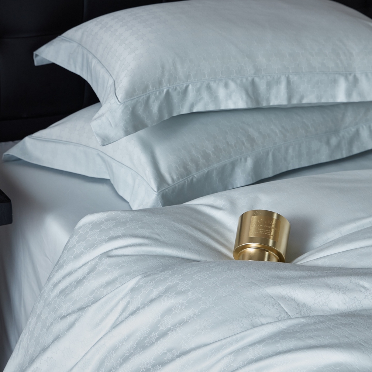 91家纺网 家纺一手货源 找家纺 鼎飞家纺 2025新款长绒棉全棉纯棉提花四件套 布拉提-浅蓝