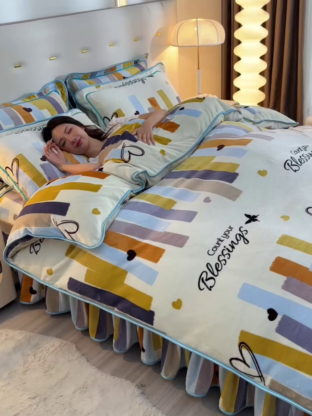 91家纺网 家纺一手货源 找家纺 缘莉娜家纺 2025新款亲肤舒适牛奶绒印花床裙花边款单被套单件被套单品被套 多彩生活