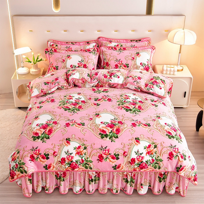 91家纺网 家纺一手货源 找家纺 缘莉娜家纺 2025新款亲肤舒适牛奶绒印花床裙花边款单被套单件被套单品被套 花样年华