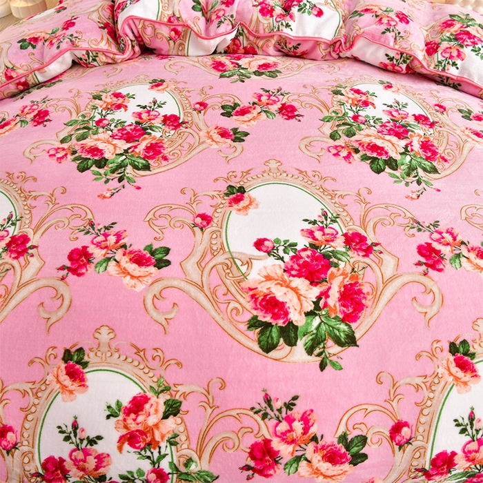 91家纺网 家纺一手货源 找家纺 缘莉娜家纺 2025新款亲肤舒适牛奶绒印花床裙花边款单被套单件被套单品被套 花样年华