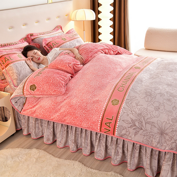 91家纺网 家纺一手货源 找家纺 缘莉娜家纺 2025新款亲肤舒适牛奶绒印花床裙花边款单被套单件被套单品被套 花韵