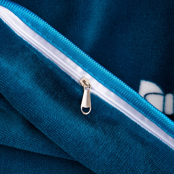 91家纺网 家纺一手货源 找家纺 缘莉娜家纺 2025新款亲肤舒适牛奶绒印花床裙花边款单被套单件被套单品被套 翩翩起舞