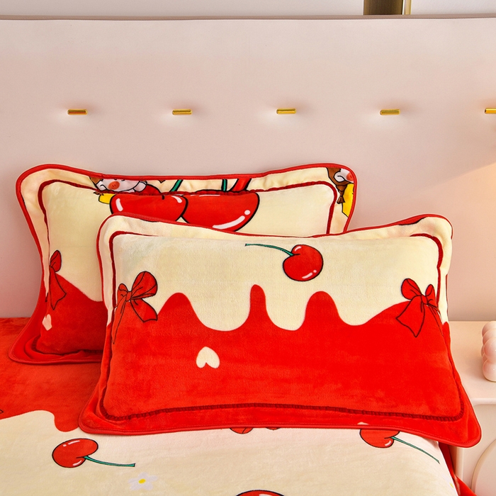 91家纺网 家纺一手货源 找家纺 缘莉娜家纺 2025新款亲肤舒适牛奶绒印花床裙花边款单被套单件被套单品被套 甜心派