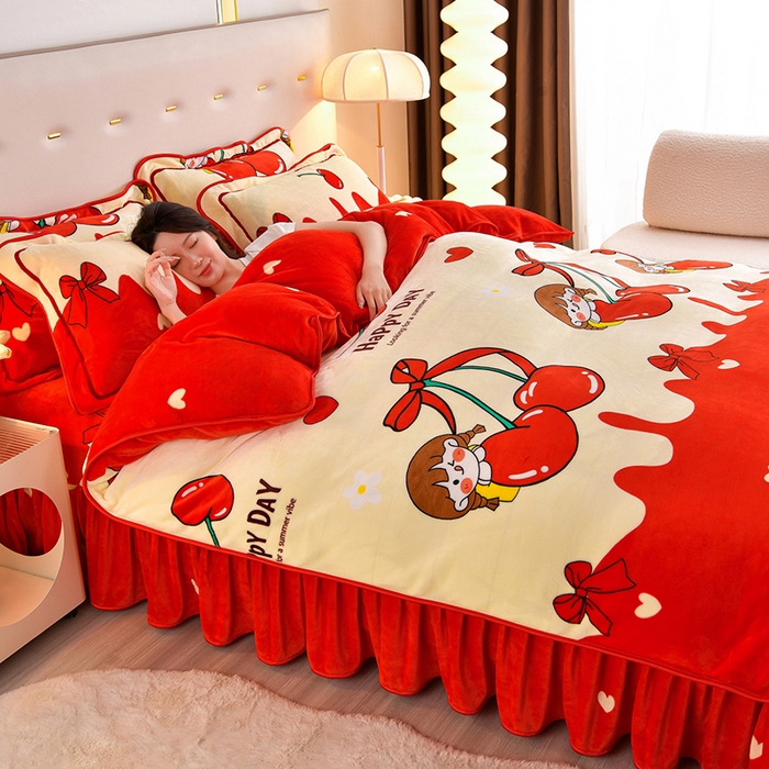 91家纺网 家纺一手货源 找家纺 缘莉娜家纺 2025新款亲肤舒适牛奶绒印花床裙花边款单被套单件被套单品被套 甜心派