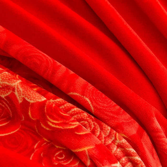 91家纺网 家纺一手货源 找家纺 缘莉娜家纺 2025新款亲肤舒适牛奶绒印花床裙花边款单被套单件被套单品被套 喜结良缘