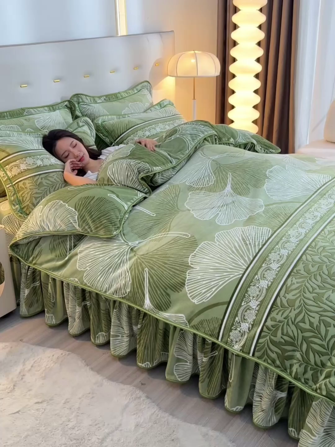 91家纺网 家纺一手货源 找家纺 缘莉娜家纺 2025新款亲肤舒适牛奶绒印花床裙花边款单被套单件被套单品被套 杏运连连