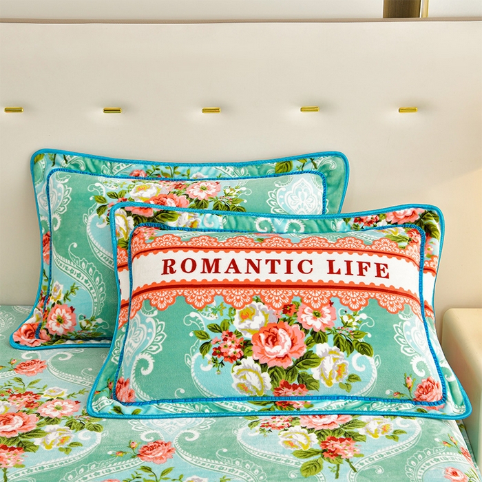 91家纺网 家纺一手货源 找家纺 缘莉娜家纺 2025新款亲肤舒适牛奶绒印花床裙花边款单被套单件被套单品被套 幸福花间