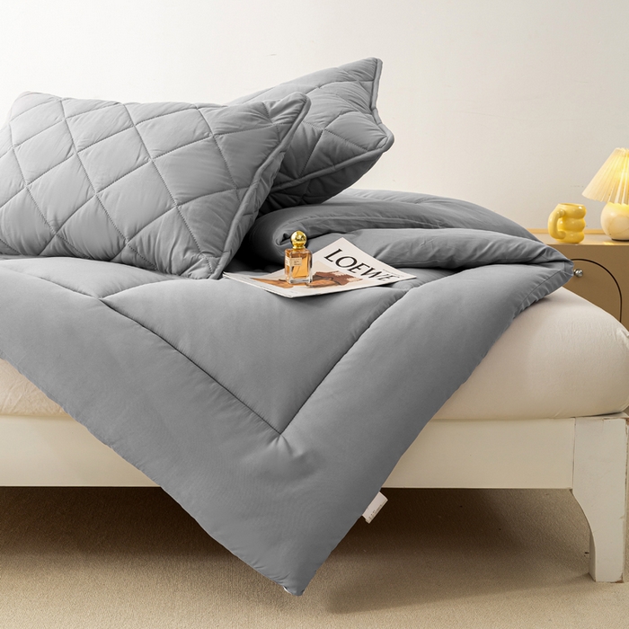 91家纺网 家纺一手货源 找家纺 憨豆家纺 2026新款磨毛四季被春秋被丝棉加厚冬被学生宿舍被子酒店宾馆跨境被芯 格调灰