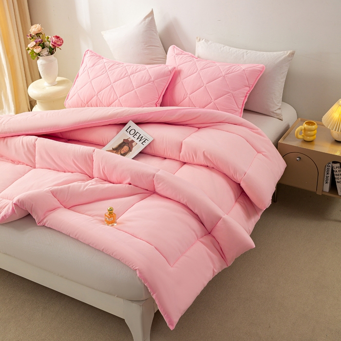 91家纺网 家纺一手货源 找家纺 憨豆家纺 2026新款磨毛四季被春秋被丝棉加厚冬被学生宿舍被子酒店宾馆跨境被芯 可爱粉